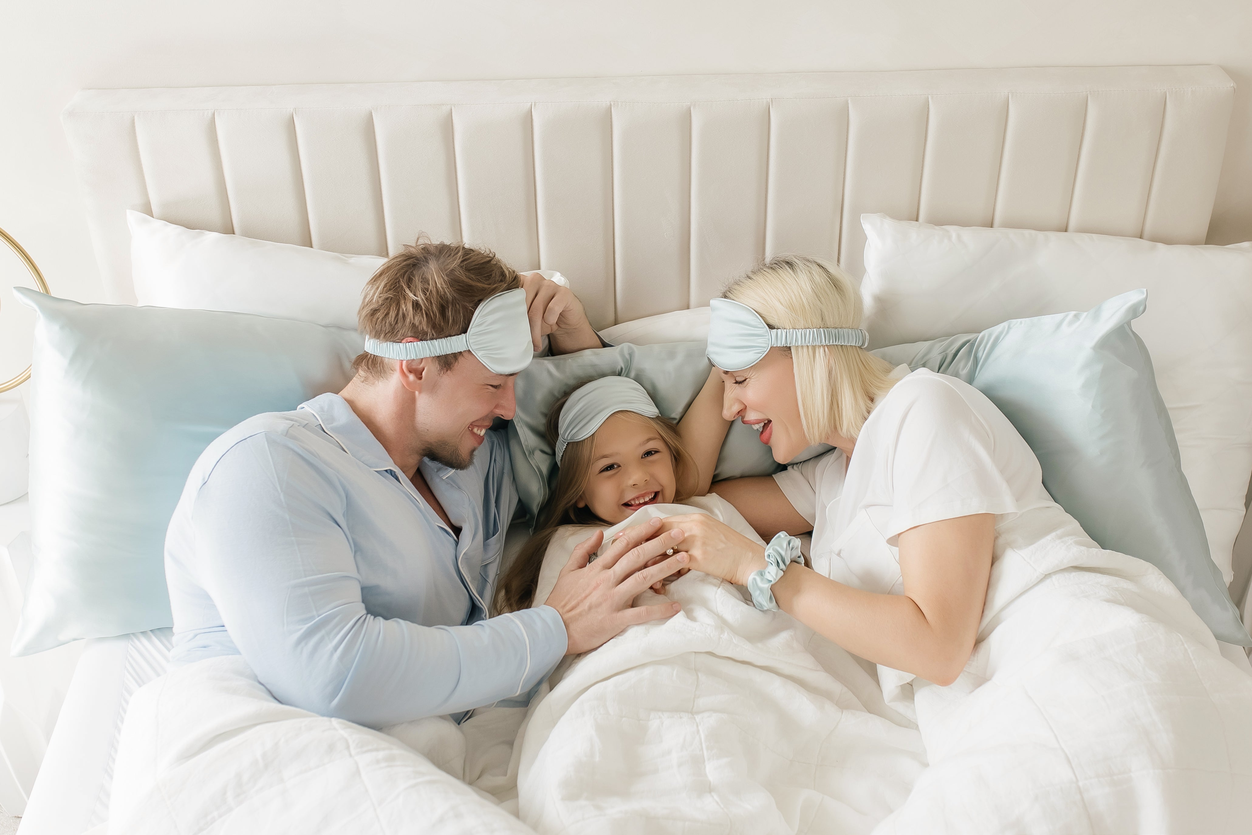 Family Matching Moments: Turning Bedtime Into Bonding. – Mathilda & Moon